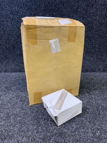 1390962-1 Ca 6000 st Drinkpinnar i plast