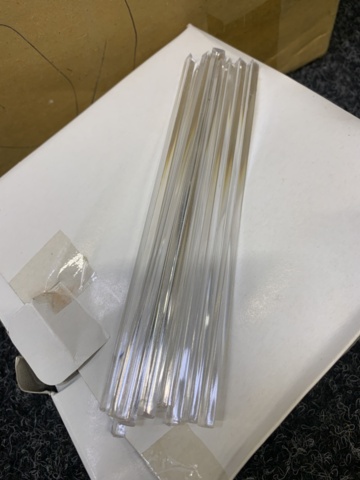 1390976-2 Ca 6000 st Drinkpinnar i plast