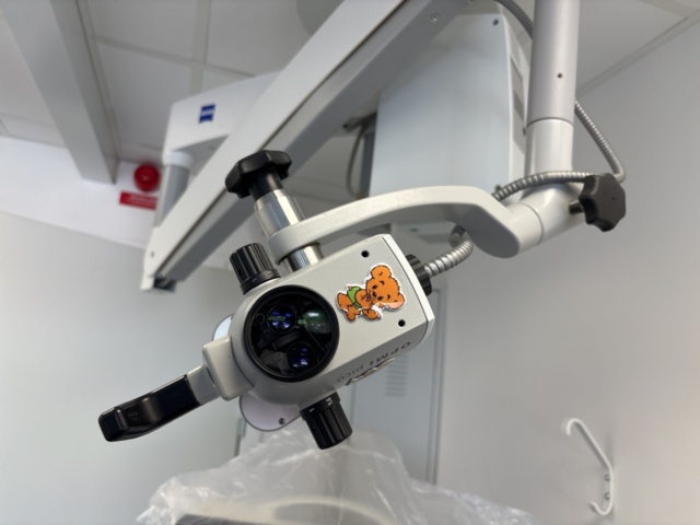 1386891-6 Ceiling mounted microscope - Carl Zeiss S100 OPMI Pico