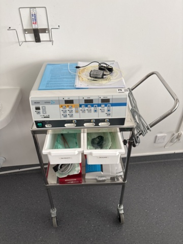 1386903-11 Diatermiapparat inklusive diverses tillbehör -  EMED ES350