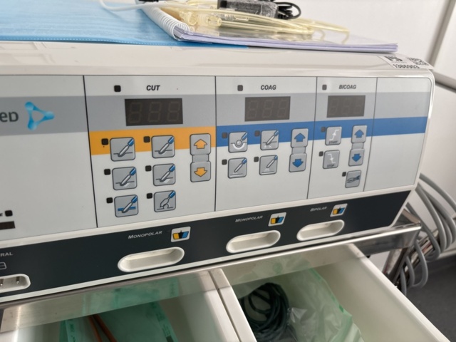 1386903-4 Diatermiapparat inklusive diverses tillbehör -  EMED ES350