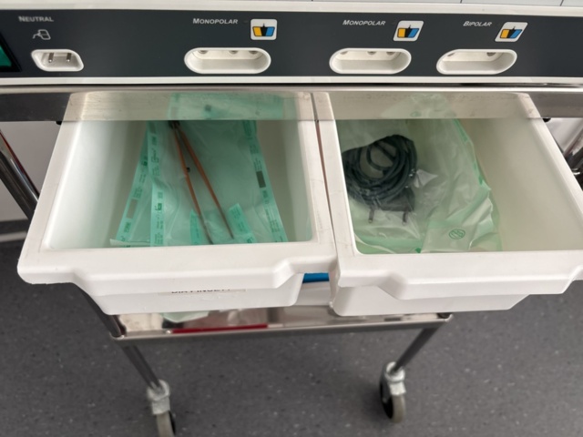 1386903-9 Diatermiapparat inklusive diverses tillbehör -  EMED ES350