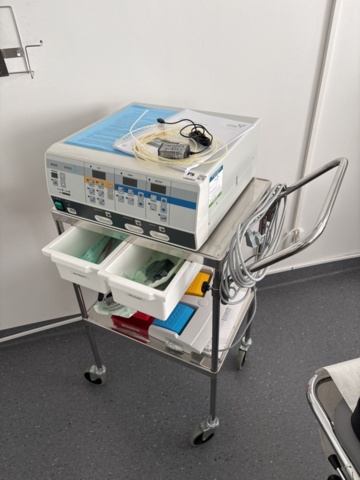 1386903-6 Diatermiapparat inklusive diverses tillbehör -  EMED ES350