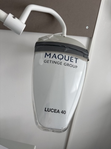 1386905-6 Väggmonterad behandlingslampa – Maquet Lucea 40