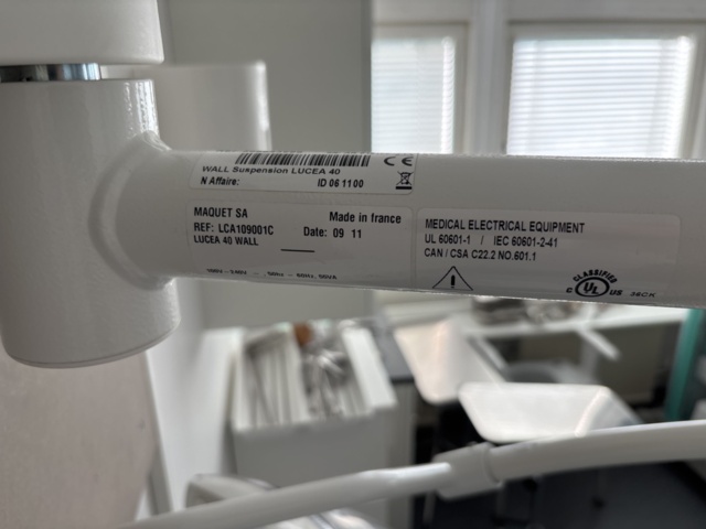 1386905-7 Väggmonterad behandlingslampa – Maquet Lucea 40