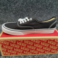 1391442-2 Skor Vans Authentic Black, Strl 42