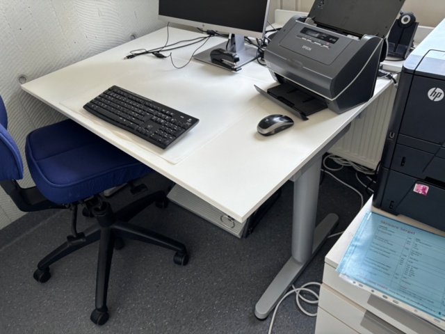 1386921-13 Kontorsmöblemang i receptionen