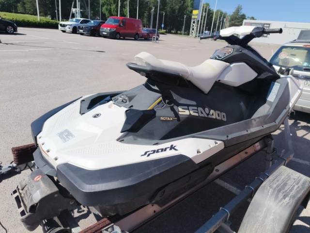 1331762-4 Jet ski Seadoo Spark -2014