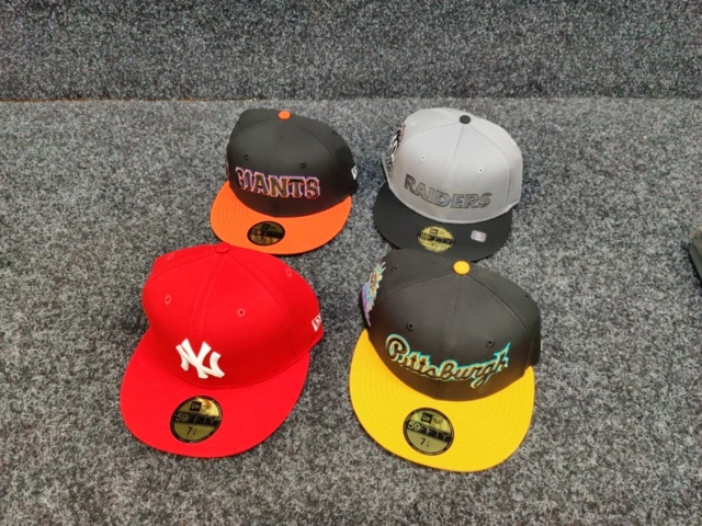 1391604-1 4 st Kepsar New Era, strl 7 1/4 (57,7 cm)