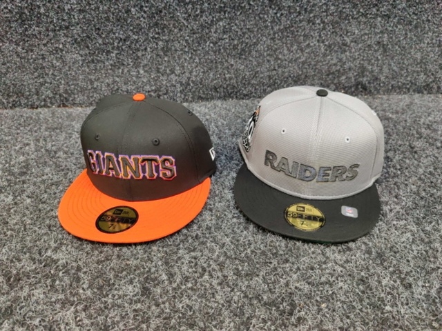 1391604-4 4 st Kepsar New Era, strl 7 1/4 (57,7 cm)