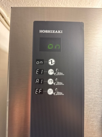 1366865-6 Ice maker with ice storage bin