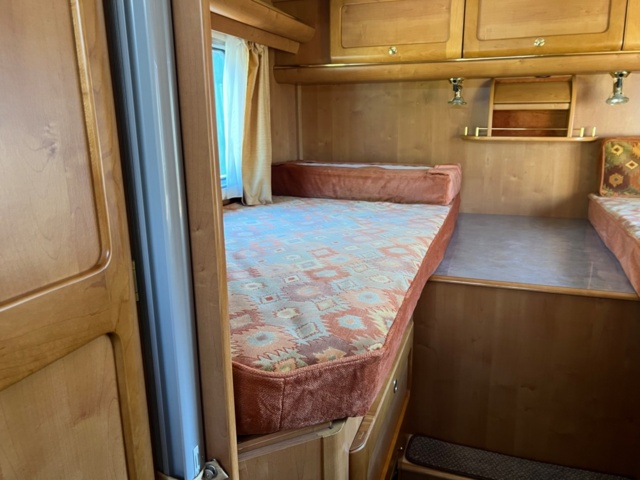 1385791-18 Motorhome Rapido 966M Mercedes-Benz Sprinter 316 CDI -05