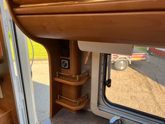 1385791-32 Motorhome Rapido 966M Mercedes-Benz Sprinter 316 CDI -05