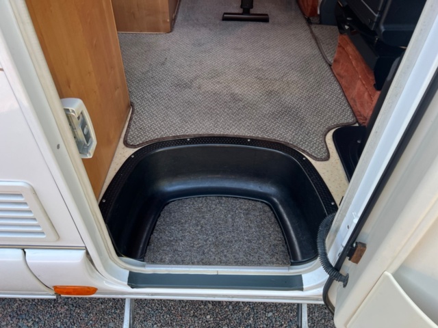 1385791-55 Motorhome Rapido 966M Mercedes-Benz Sprinter 316 CDI -05