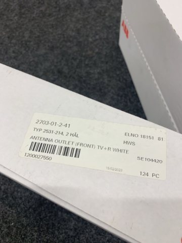 1392425-4 Ca 185 st Centrumplattor ABB antenn a-vit, 7060570