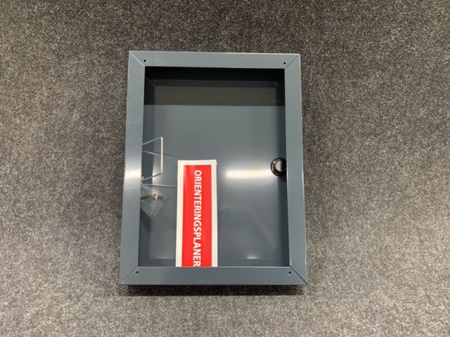 1392426-6 OR-skåp A3 smal brandlås, grå