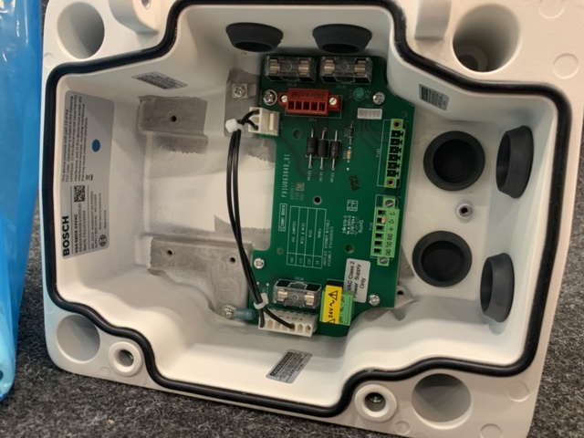 1392431-12 Väggarmsfäste med nätdelsbox, Bosch VG4-A-PA0