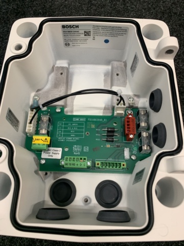 1392431-14 Väggarmsfäste med nätdelsbox, Bosch VG4-A-PA0