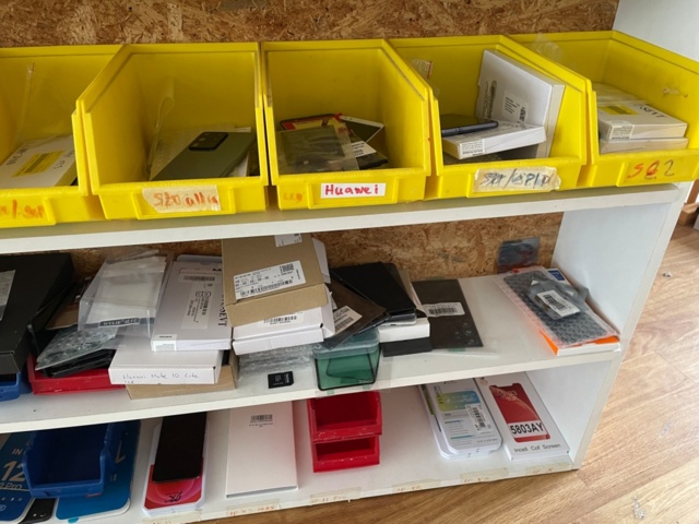 1364902-4 Mobile spare parts