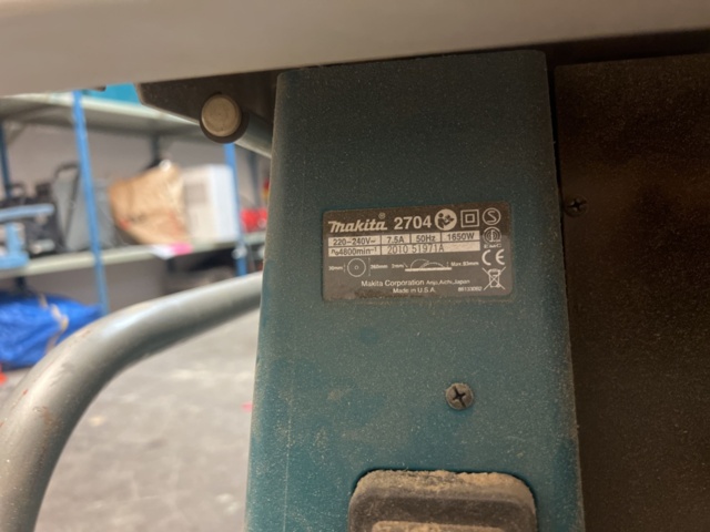 1370347-3 Table saw with saw table - Makita