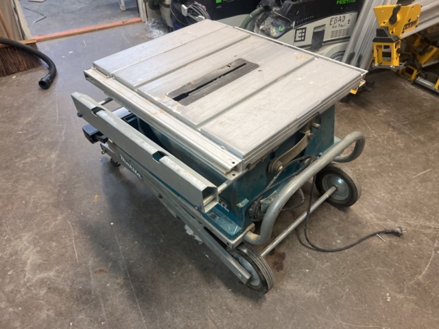 1370347-5 Table saw with saw table - Makita