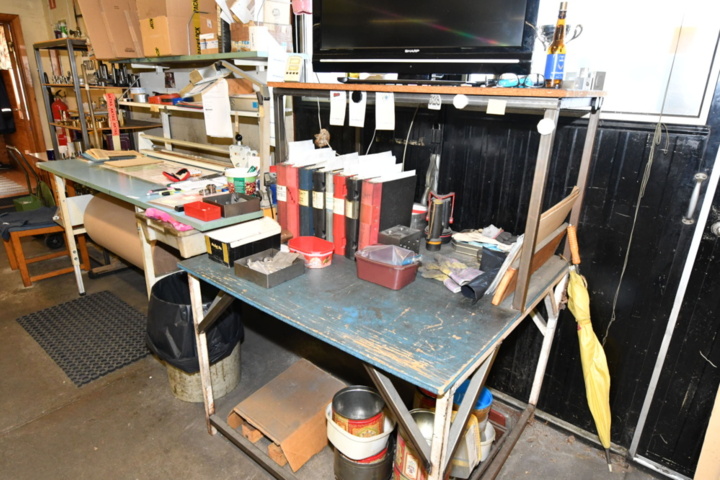 1393343-5 Packing bench and more