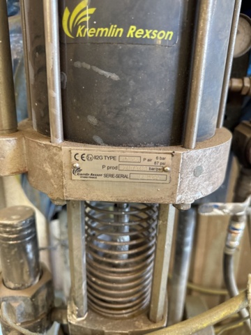 1321846-3 Kremlin Reason 40-25 & Grund färgspruta