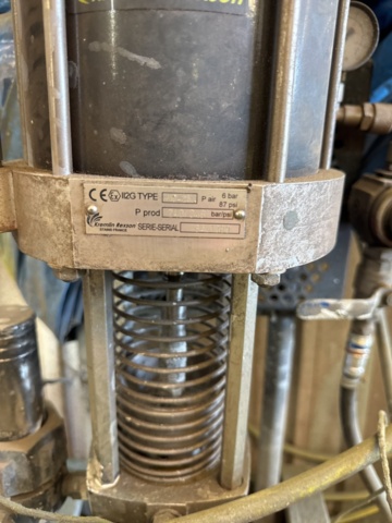 1321846-6 Kremlin Reason 40-25 & Grund färgspruta