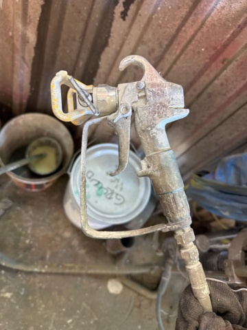 1321846-7 Kremlin Reason 40-25 & Grund färgspruta