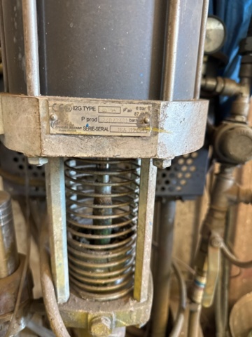 1321845-8 Kremlin Reason 40-25 och färgspruta