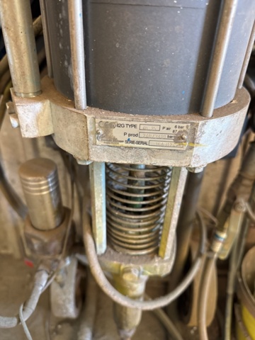 1321845-9 Kremlin Reason 40-25 och färgspruta