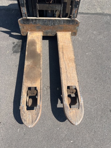 1384481-8 Truck Caterpillar NSP12N2I -2019