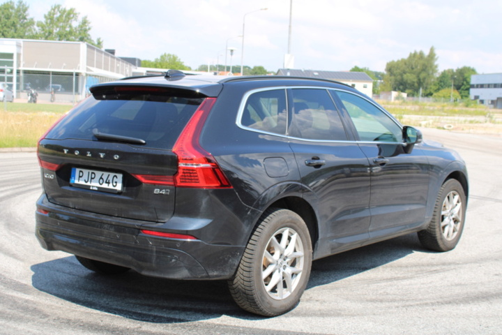 1391989-5 Volvo XC60 B4 AWD Geartronic, 197hp, 2022