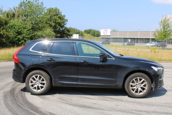 1391989-6 Volvo XC60 B4 AWD Geartronic, 197hp, 2022