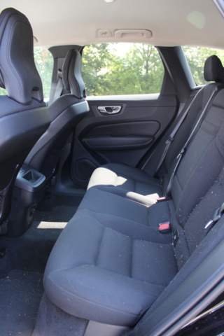 1391989-16 Volvo XC60 B4 AWD Geartronic, 197hp, 2022