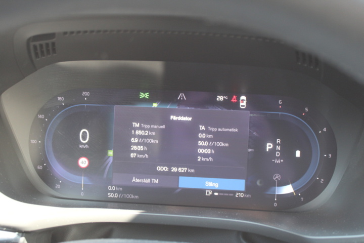 1391989-17 Volvo XC60 B4 AWD Geartronic, 197hp, 2022