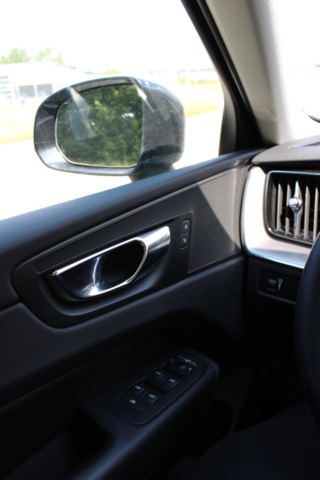 1391989-18 Volvo XC60 B4 AWD Geartronic, 197hp, 2022