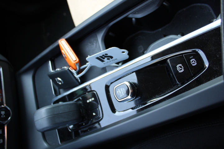 1391989-19 Volvo XC60 B4 AWD Geartronic, 197hp, 2022