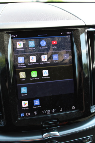 1391989-22 Volvo XC60 B4 AWD Geartronic, 197hp, 2022