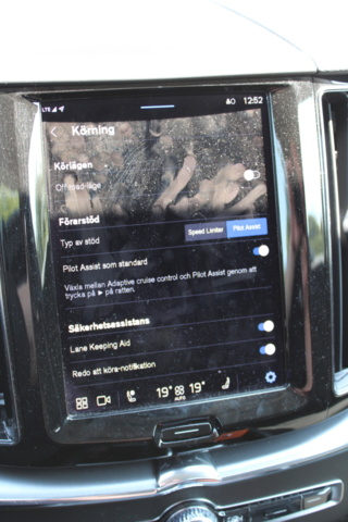 1391989-23 Volvo XC60 B4 AWD Geartronic, 197hp, 2022