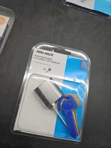 1394399-9 Door handles & cylinders – ASSA