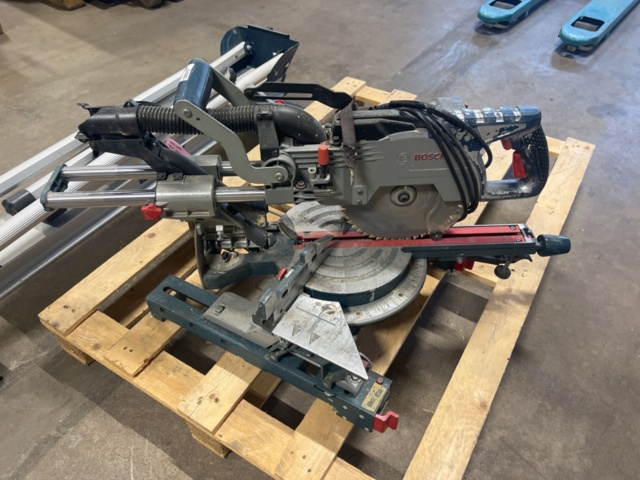 1325791-2 Kap- och gersåg med sågbord - Bosch GCM 8 SJL