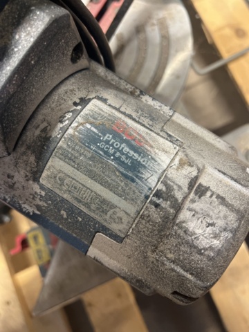 1325791-4 Kap- och gersåg med sågbord - Bosch GCM 8 SJL