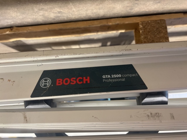 1325791-6 Kap- och gersåg med sågbord - Bosch GCM 8 SJL