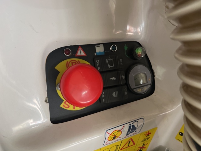 1358029-7 Eldriven fimpsug - Glutton 2411 Electric, -2016