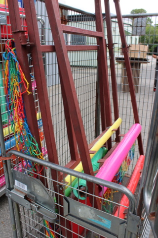 1388658-3 Bollhav, rutschkana, bollar, ställningsmaterial med mera