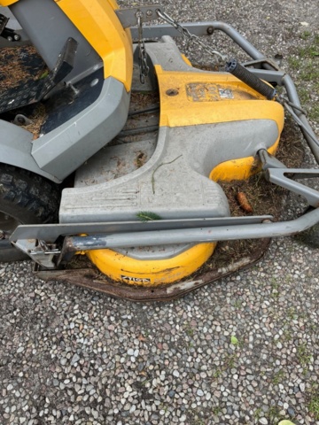 1395214-2 Riding lawn mower Stiga Park Royal 4WD 2011
