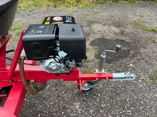 1395228-8 Minigrävare till ATV