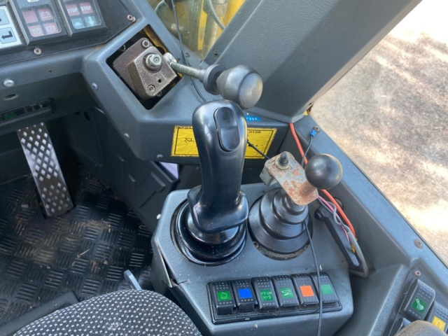 1395305-24 Loader Wille 655 V -2000