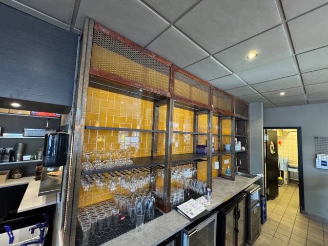 1199540-1 Sprithylla stomme i syrat/lackat stål och hylla